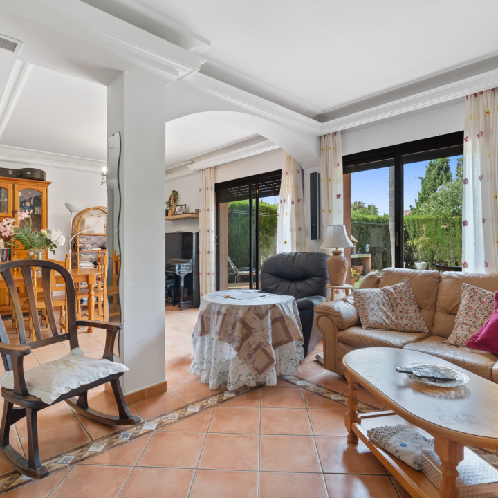 Bright and spacious, five bedroom townhouse located in Sun Golf, Nueva Andalucia with private garden Picture 24