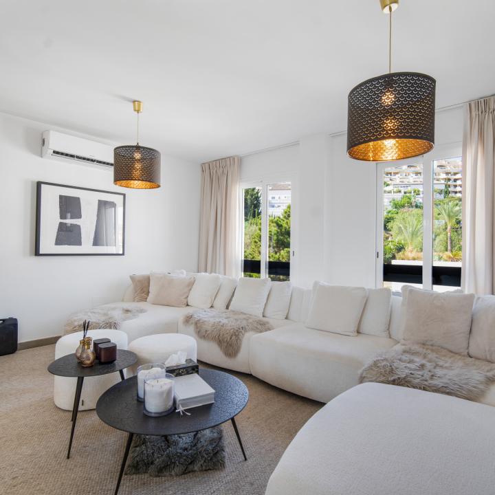 Superb four-bedroom duplex penthouse in the prime location of Nueva Andalucia, Marbella Picture 16
