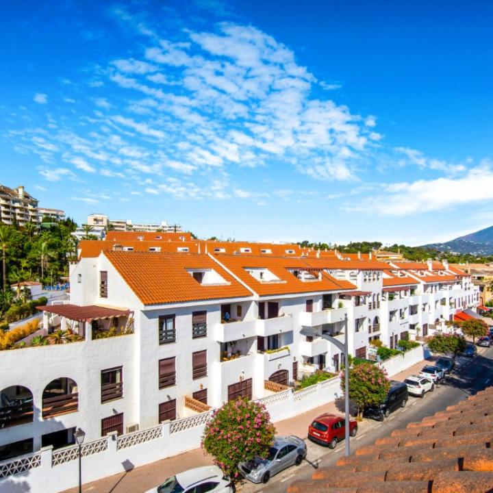 Superb four-bedroom duplex penthouse in the prime location of Nueva Andalucia, Marbella Picture 23