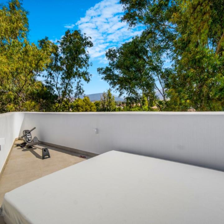 Superb four-bedroom duplex penthouse in the prime location of Nueva Andalucia, Marbella Picture 27