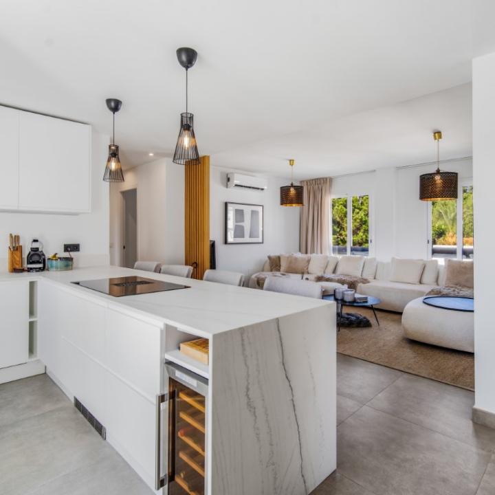 Superb four-bedroom duplex penthouse in the prime location of Nueva Andalucia, Marbella Picture 3