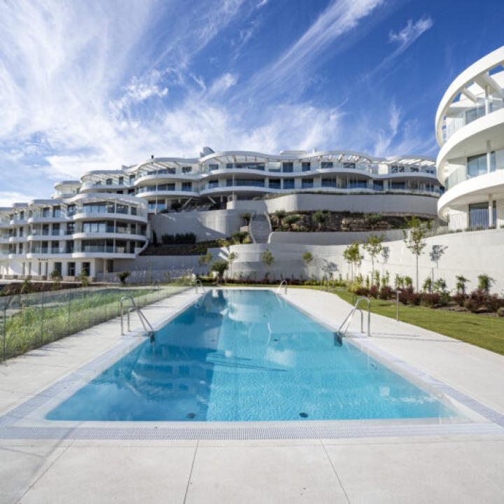 Luxury three bedroom apartment located in the brand new exclusive community The View, Benahavis Picture 11