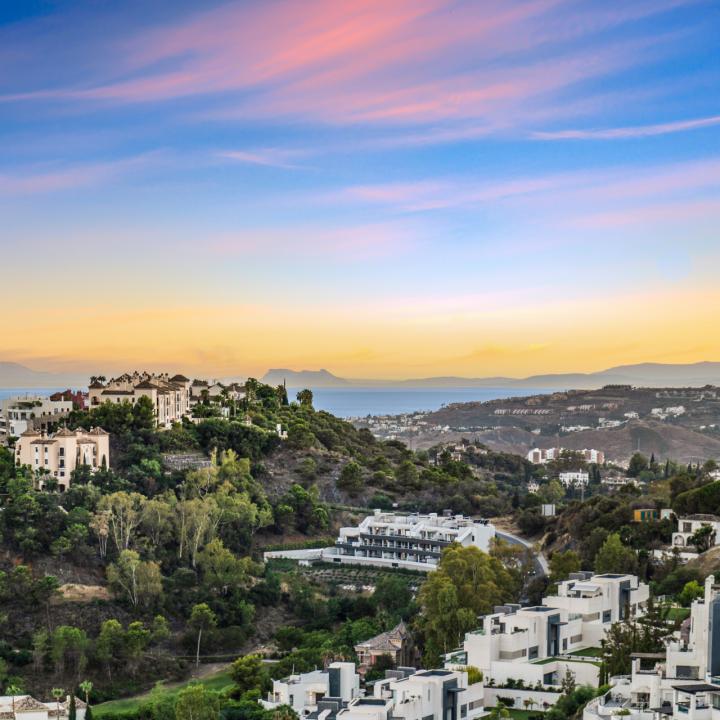 Luxury three bedroom apartment located in the brand new exclusive community The View, Benahavis Picture 21