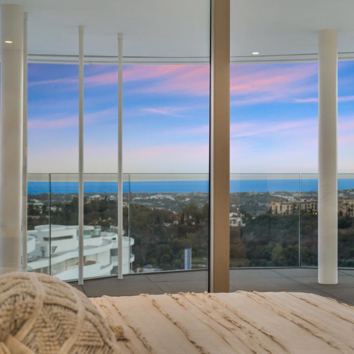 Luxury three bedroom apartment located in the brand new exclusive community The View, Benahavis Picture 30