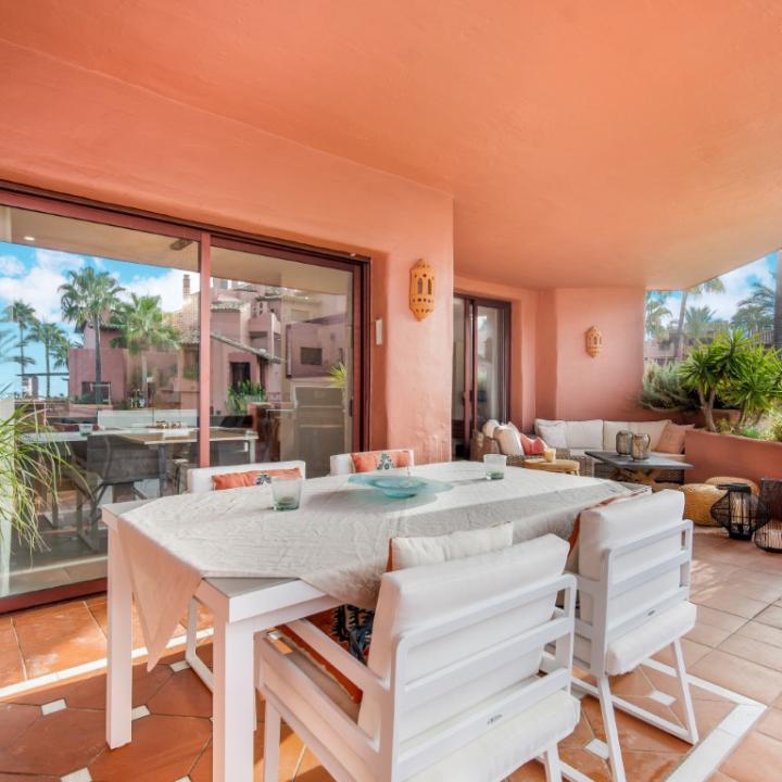 Exceptional two bedroom south facing apartment in Menara Beach with magnificent sea views Picture 9