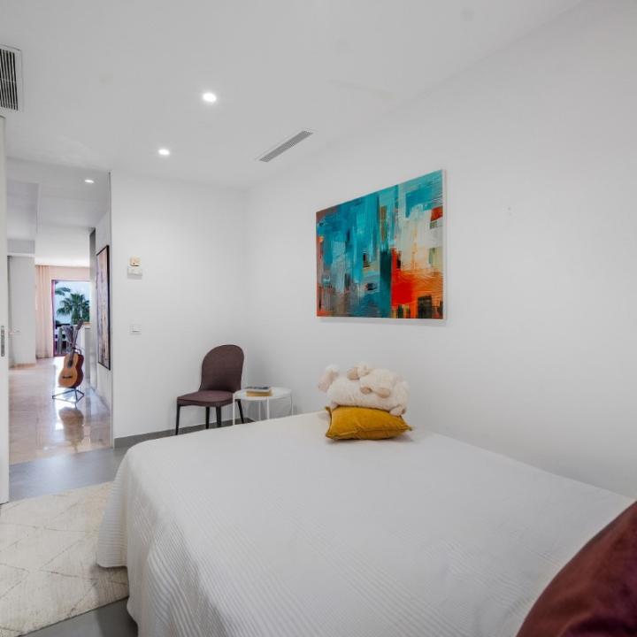 Exceptional two bedroom south facing apartment in Menara Beach with magnificent sea views Picture 15