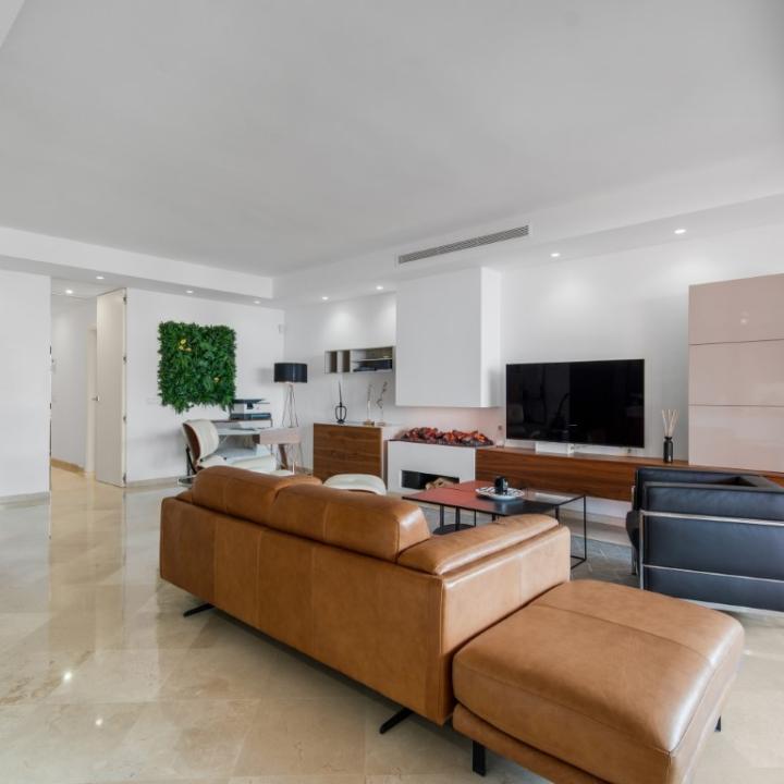 Exceptional two bedroom south facing apartment in Menara Beach with magnificent sea views Picture 3