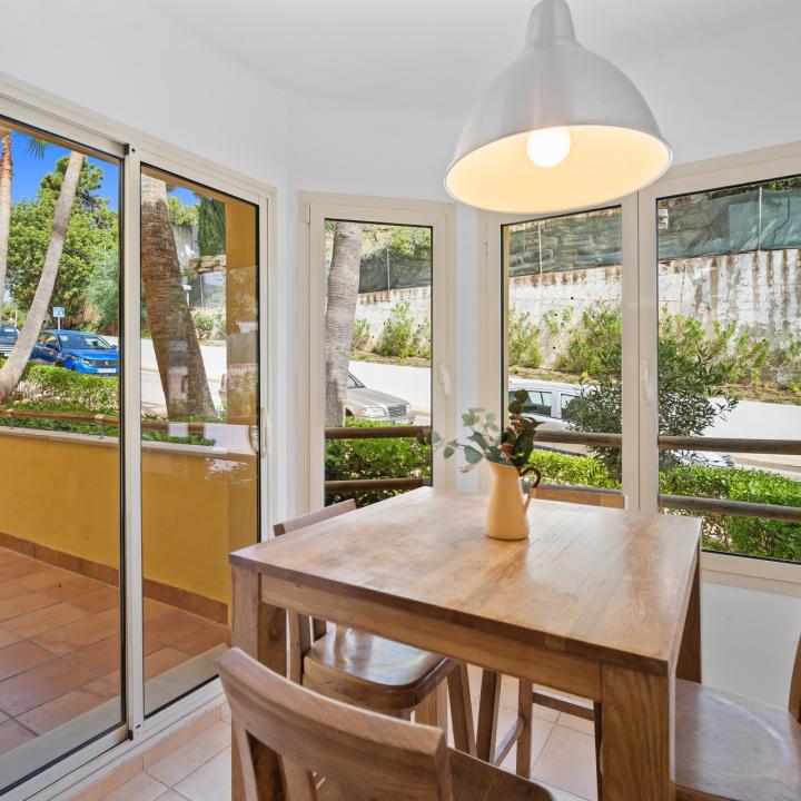 Impressive three bedroom, south facing elevated ground floor apartment in Condado de Sierra Blanca Picture 11