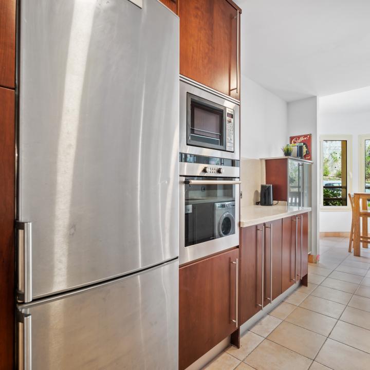 Impressive three bedroom, south facing elevated ground floor apartment in Condado de Sierra Blanca Picture 18