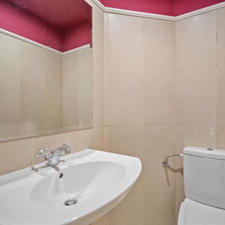 Impressive three bedroom, south facing elevated ground floor apartment in Condado de Sierra Blanca Picture 19