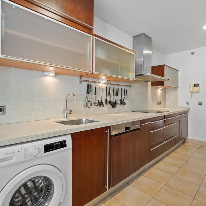 Impressive three bedroom, south facing elevated ground floor apartment in Condado de Sierra Blanca Picture 3