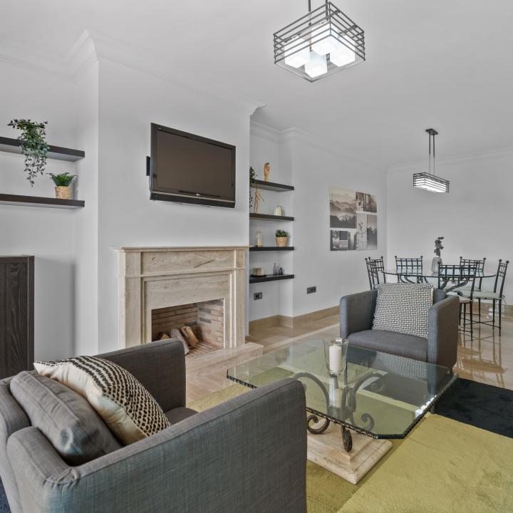 Impressive three bedroom, south facing elevated ground floor apartment in Condado de Sierra Blanca Picture 6