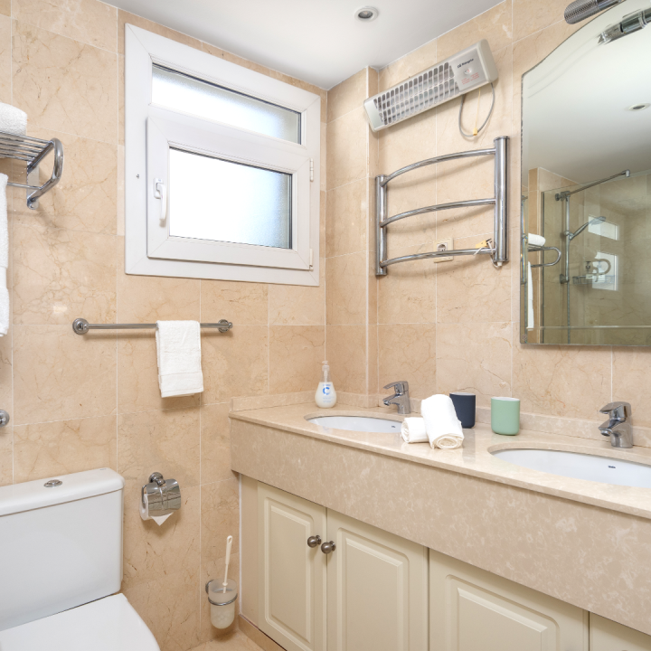 Excellent three bedroom, first floor apartment on Marbella’s Golden Mile Picture 17