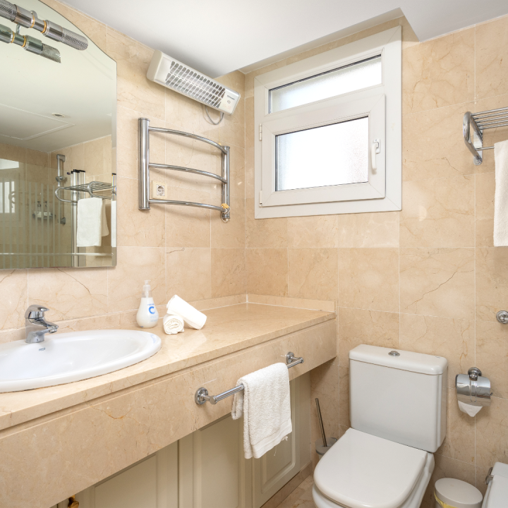Excellent three bedroom, first floor apartment on Marbella’s Golden Mile Picture 23