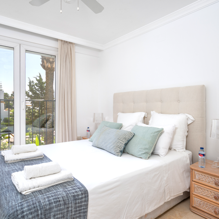 Excellent three bedroom, first floor apartment on Marbella’s Golden Mile Picture 6