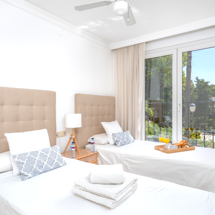 Excellent three bedroom, first floor apartment on Marbella’s Golden Mile Picture 8