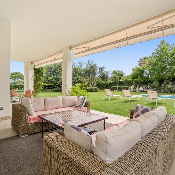 Magnificent six bedroom, south facing villa in the prestigious gated community Altos de Puente Romano Picture 13