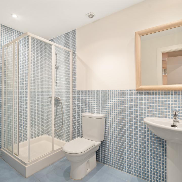 Magnificent six bedroom, south facing villa in the prestigious gated community Altos de Puente Romano Picture 30