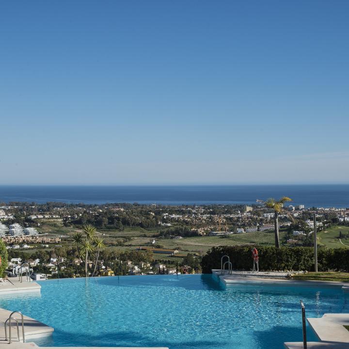 Flats with breathtaking sea views in La Alqueria, Benahavis Picture