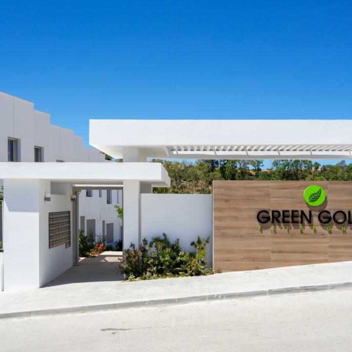 Green Golf, modern townhouses, golf frontline in Estepona Picture 4