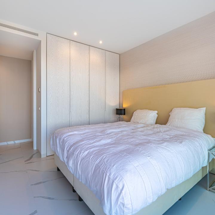 STUNNING CORNER MIDDLE FLOOR APARTMENT WITH PANORAMIC GOLF & SEA VIEWS Picture 10