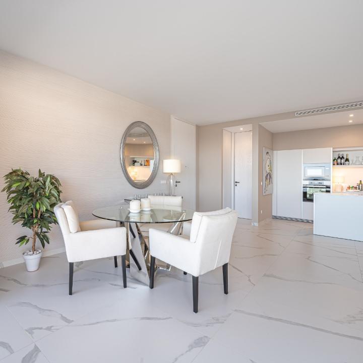 STUNNING CORNER MIDDLE FLOOR APARTMENT WITH PANORAMIC GOLF & SEA VIEWS Picture 21