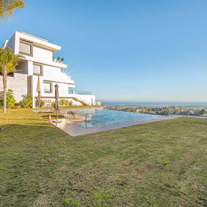 STUNNING CORNER MIDDLE FLOOR APARTMENT WITH PANORAMIC GOLF & SEA VIEWS Picture 52