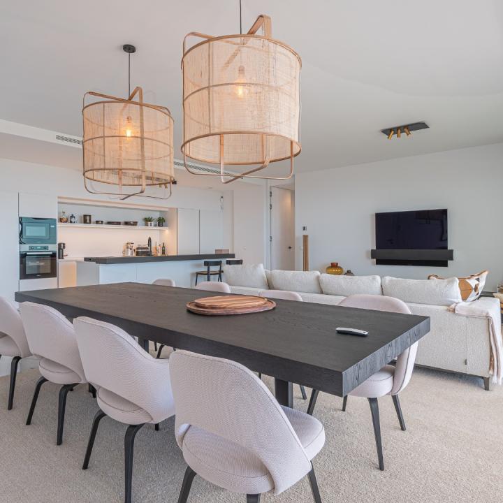 Stunning 3 bedroom penthouse with private swimming pool and panoramic sea views Picture 47