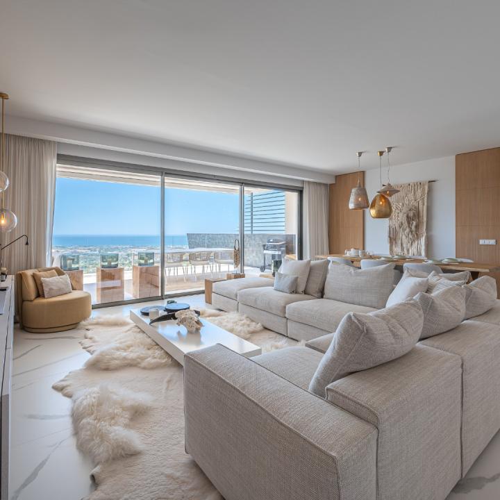 Stunning apartment in BYU Benahavis with a great terrace and amzing panoramic views to the sea Picture 2