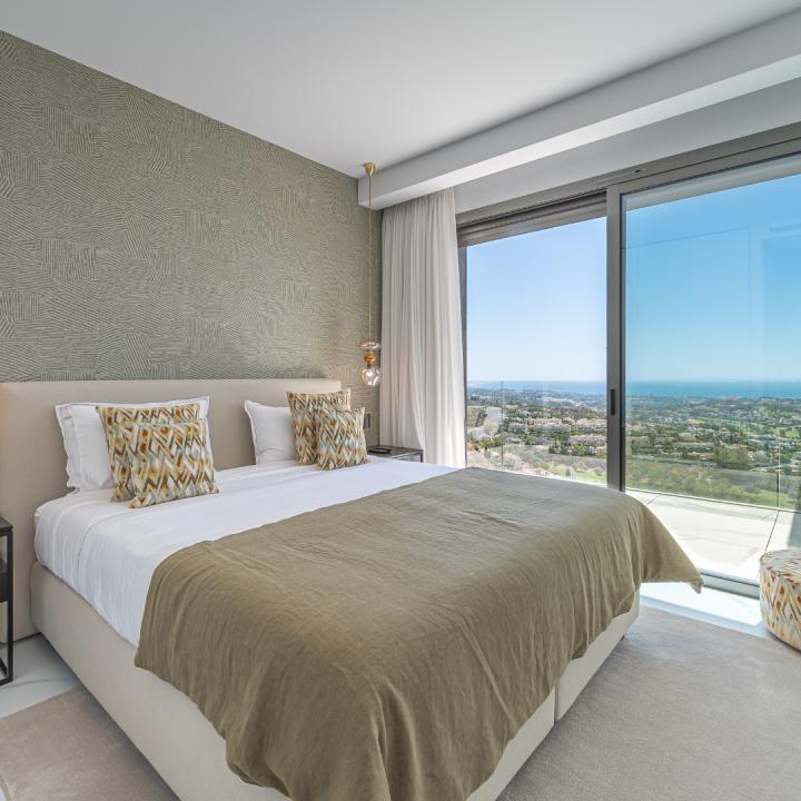 Stunning apartment in BYU Benahavis with a great terrace and amzing panoramic views to the sea Picture 10