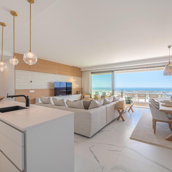Stunning apartment in BYU Benahavis with a great terrace and amzing panoramic views to the sea Picture 3