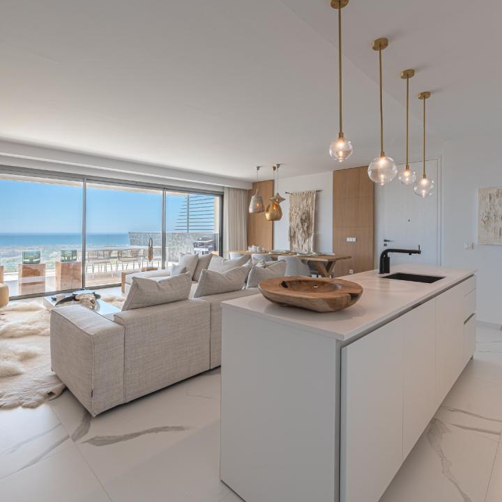 Stunning apartment in BYU Benahavis with a great terrace and amzing panoramic views to the sea Picture 8