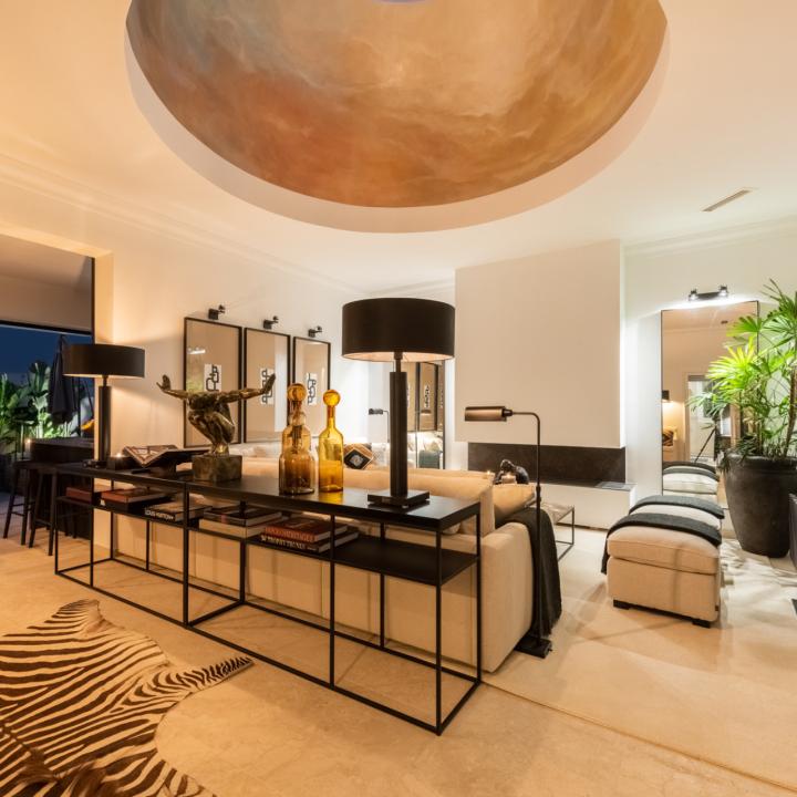 Scandi-style design bungalow in the beachfront Oasis Club on Marbella’s Golden Mile. Picture 41
