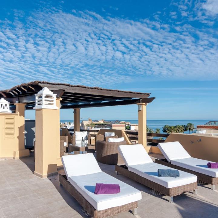 Beautiful penthouse with panoramic views, located 100 meters from the sandy beaches of Costalita! Picture 1