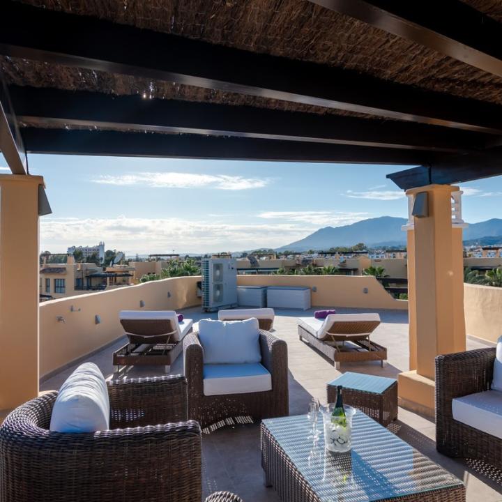 Beautiful penthouse with panoramic views, located 100 meters from the sandy beaches of Costalita! Picture 2