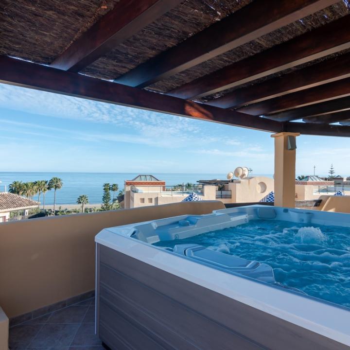 Beautiful penthouse with panoramic views, located 100 meters from the sandy beaches of Costalita! Picture 4