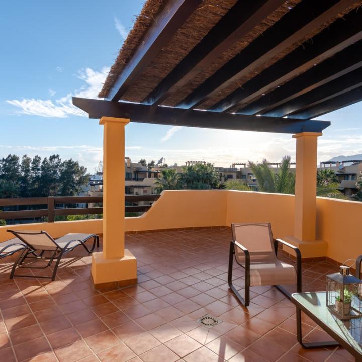 Beautiful penthouse with panoramic views, located 100 meters from the sandy beaches of Costalita! Picture 6