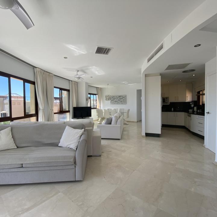 Beautiful penthouse with panoramic views, located 100 meters from the sandy beaches of Costalita! Picture 8