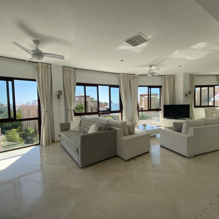 Beautiful penthouse with panoramic views, located 100 meters from the sandy beaches of Costalita! Picture 3