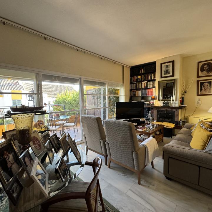 Lovely townhouse nestled in the established residential area of Monte Biarritz, on the border between Marbella and Estepona. Picture 28