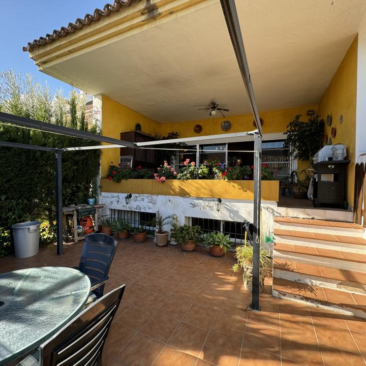Lovely townhouse nestled in the established residential area of Monte Biarritz, on the border between Marbella and Estepona. Picture 29