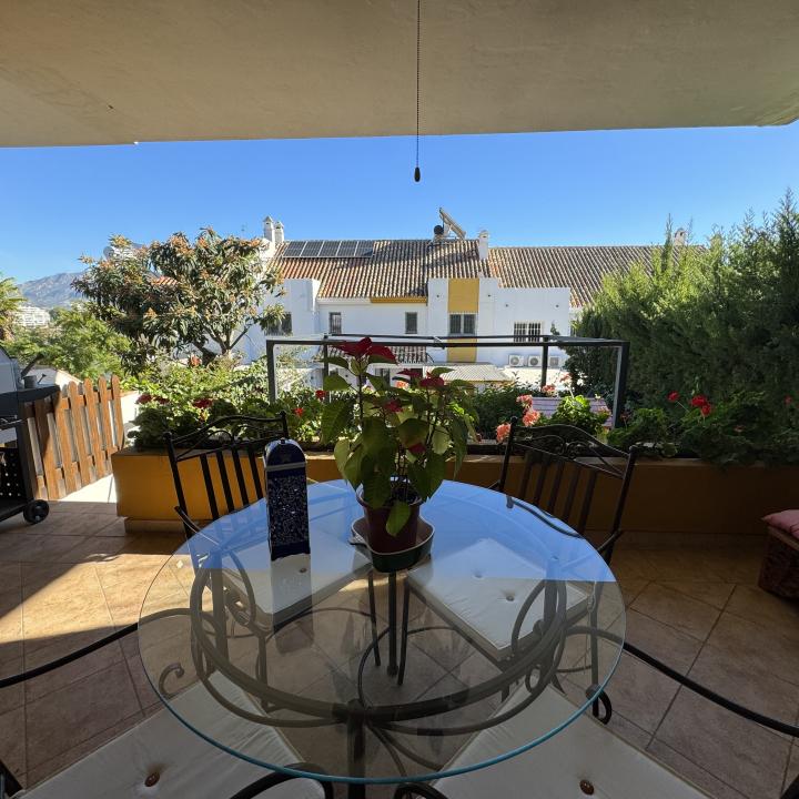 Lovely townhouse nestled in the established residential area of Monte Biarritz, on the border between Marbella and Estepona. Picture 7