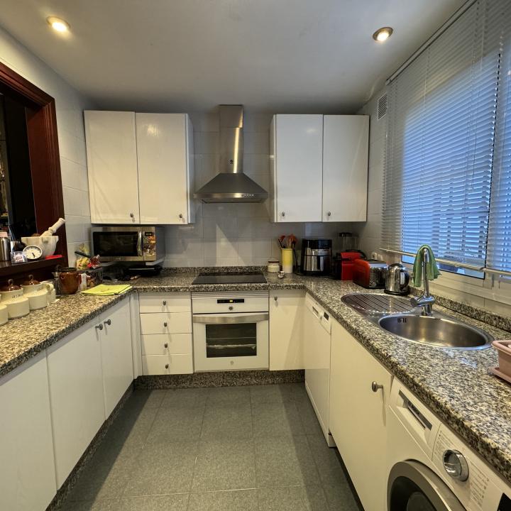 Lovely townhouse nestled in the established residential area of Monte Biarritz, on the border between Marbella and Estepona. Picture 11