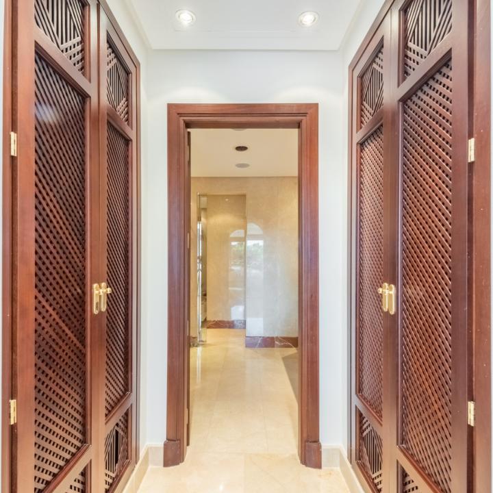 Fabulous penthouse in the beachfront luxury complex of Torre Bermeja on the New Golden Mile of Estepona! Picture 13