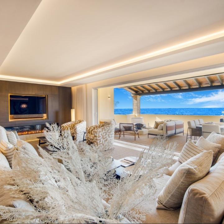 Exceptional four bedroom, duplex penthouse in Rio Real Playa with panoramic sea views Picture