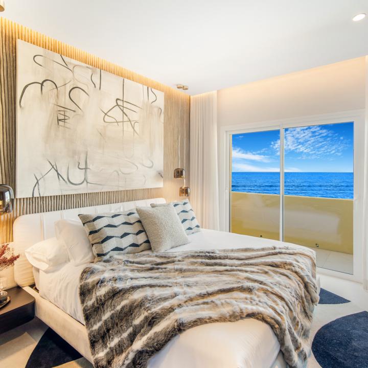 Exceptional four bedroom, duplex penthouse in Rio Real Playa with panoramic sea views Picture 10