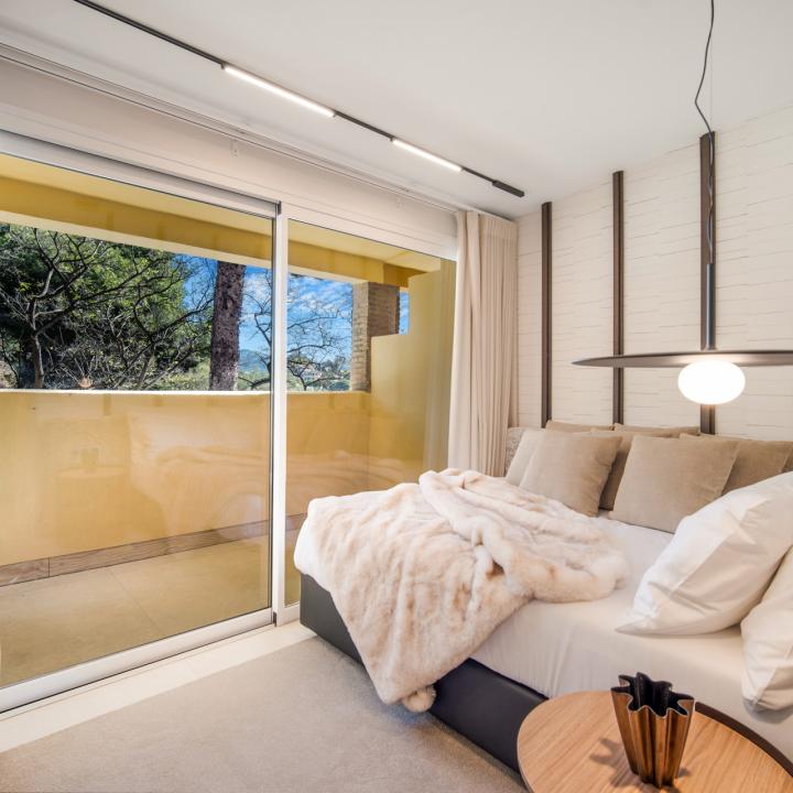 Exceptional four bedroom, duplex penthouse in Rio Real Playa with panoramic sea views Picture 16