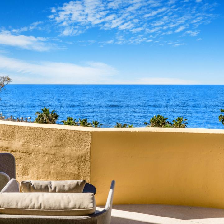 Exceptional four bedroom, duplex penthouse in Rio Real Playa with panoramic sea views Picture 17