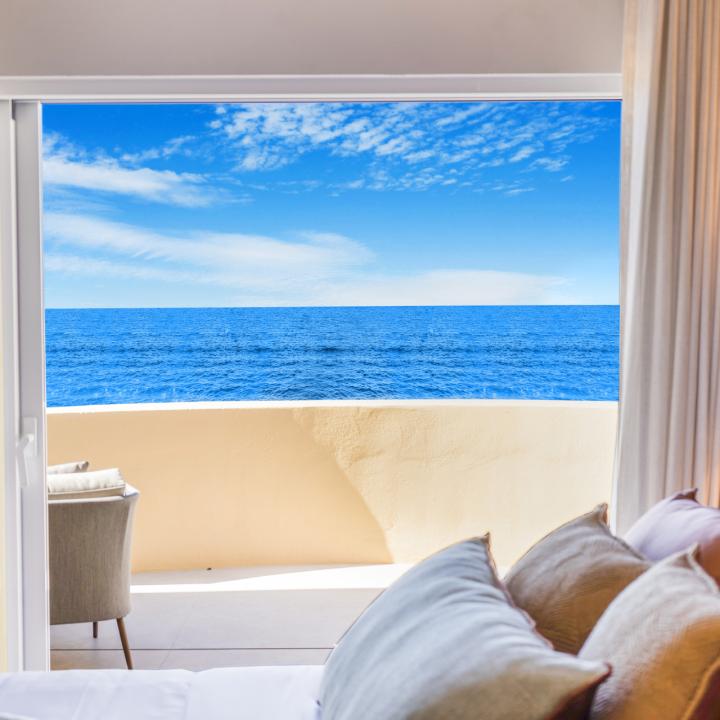 Exceptional four bedroom, duplex penthouse in Rio Real Playa with panoramic sea views Picture 22