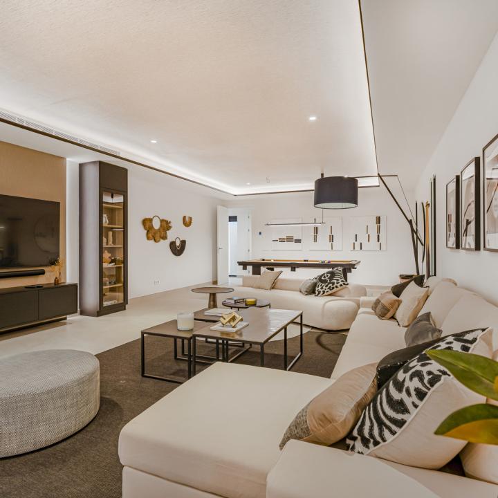 Exclusive six bedroom, south facing villa in the prestigious gated community, Villas Del Marquez on Marbella’s Golden Mile Picture 26